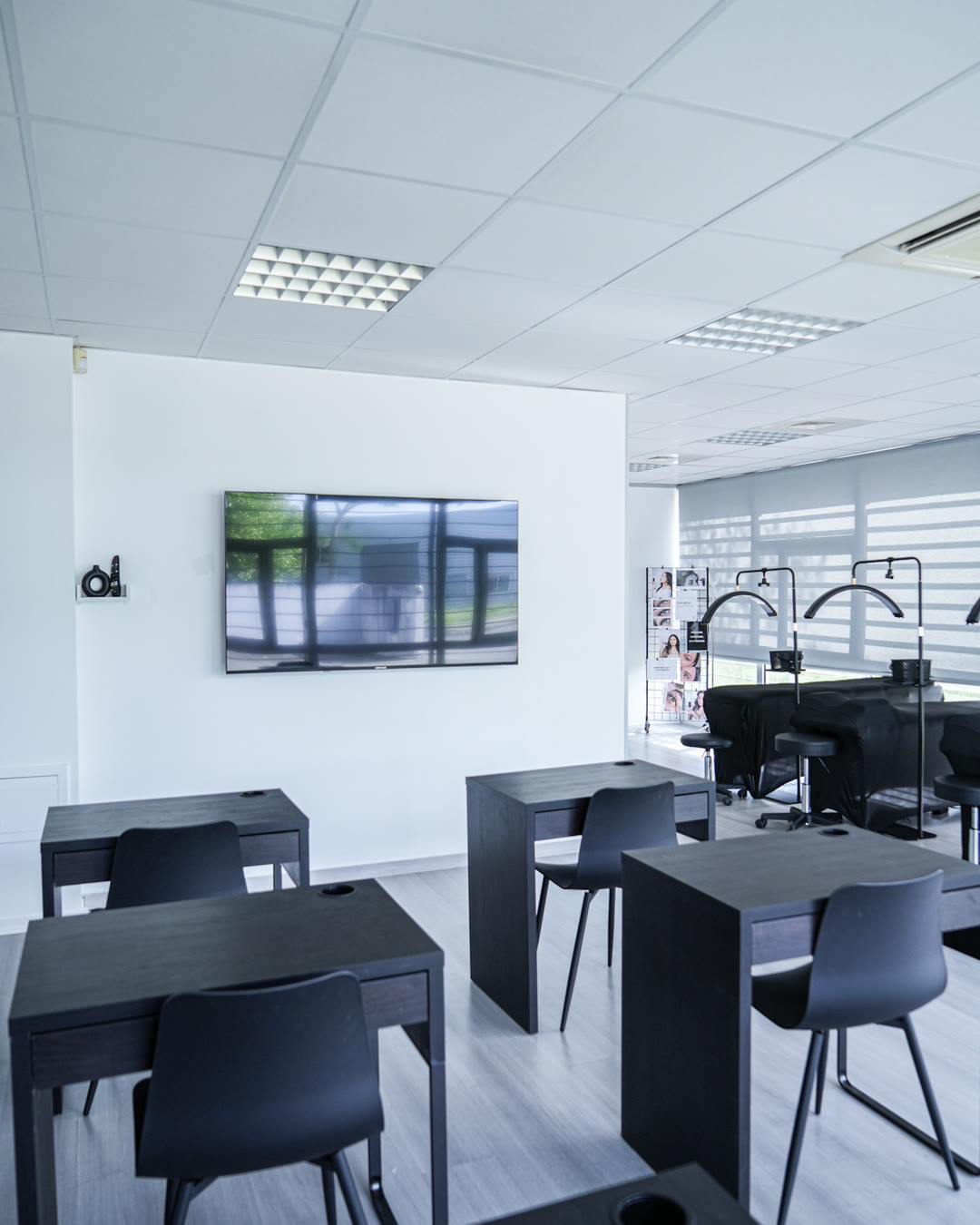L'espace du studio au sein de Beauté du Cil Academy